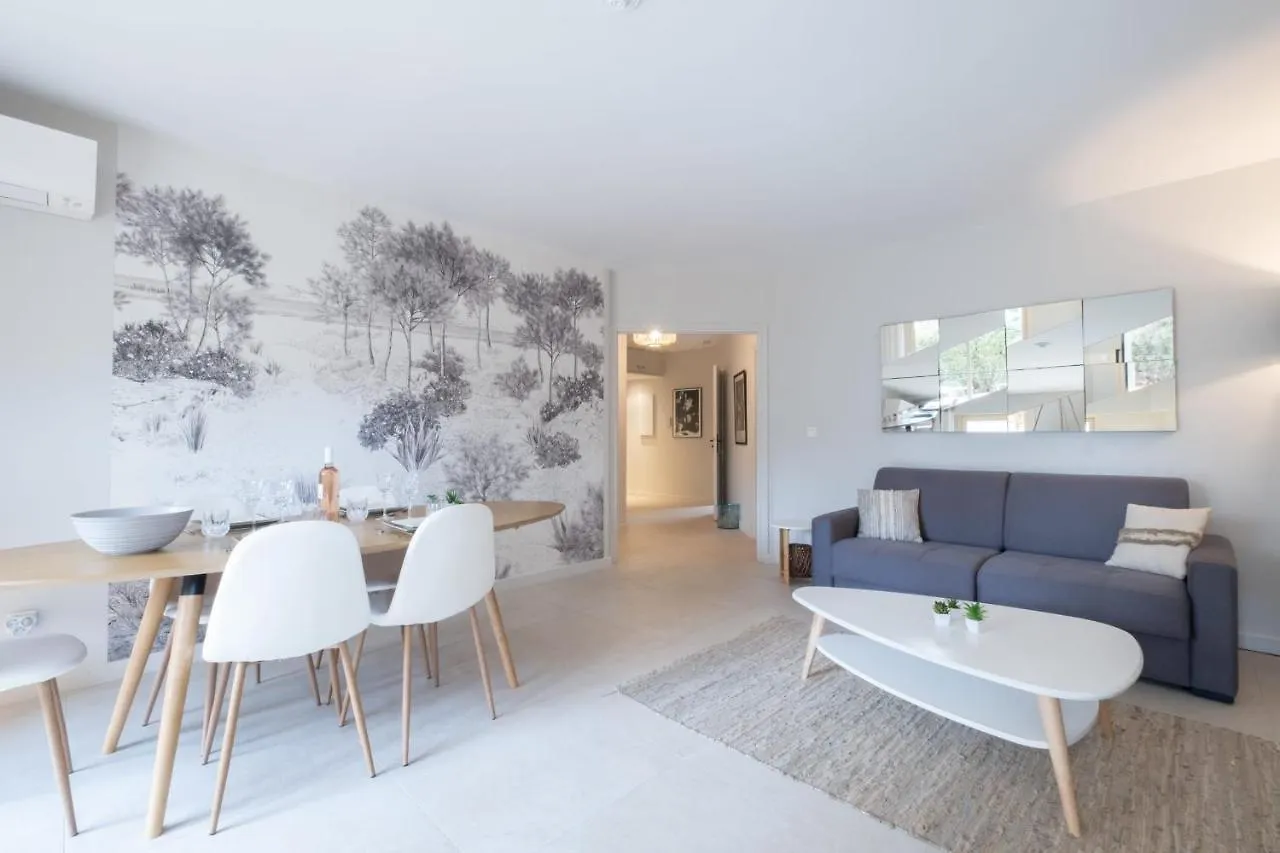 3P Garden-Level Apartment Residence With Pool Cannes