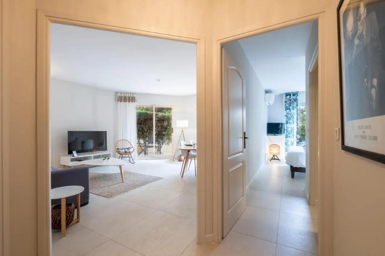3P Garden-Level Apartment Residence With Pool Cannes 0*,  France