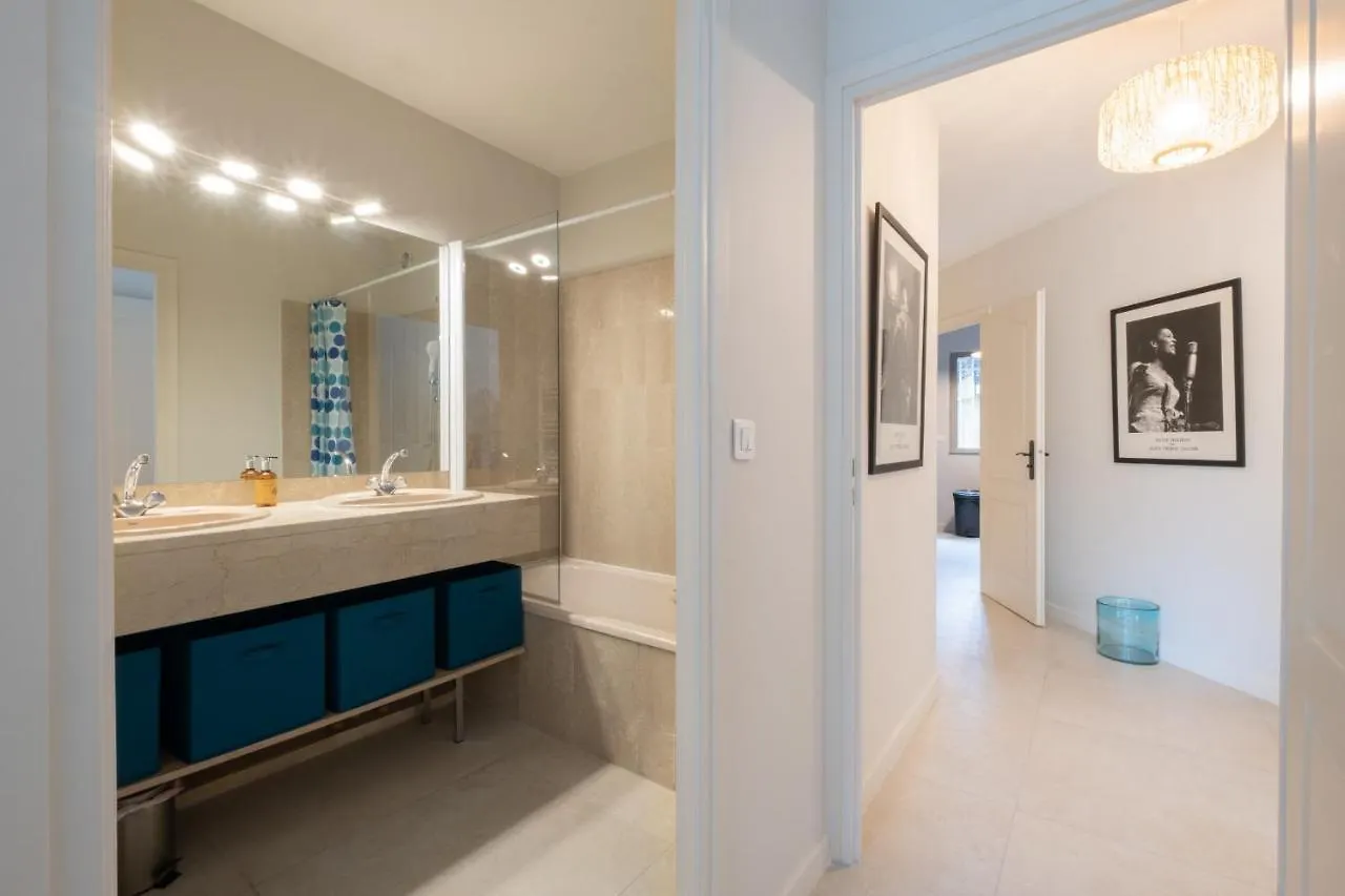 3P Garden-Level Apartment Residence With Pool Cannes