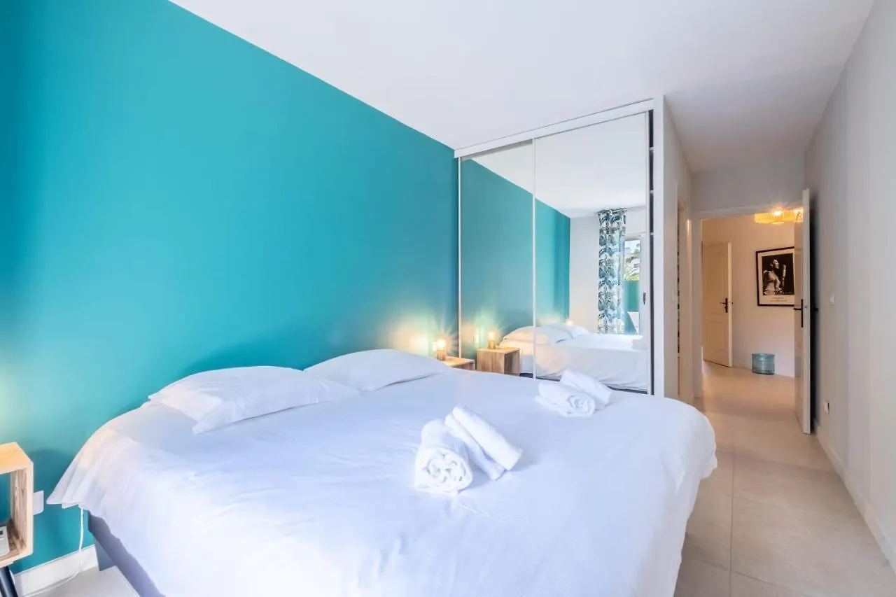 3P Garden-Level Apartment Residence With Pool Cannes